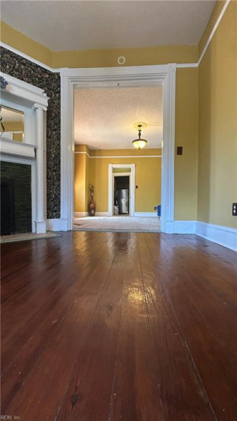 Photo 6 of 30 residential for sale in Portsmouth virginia