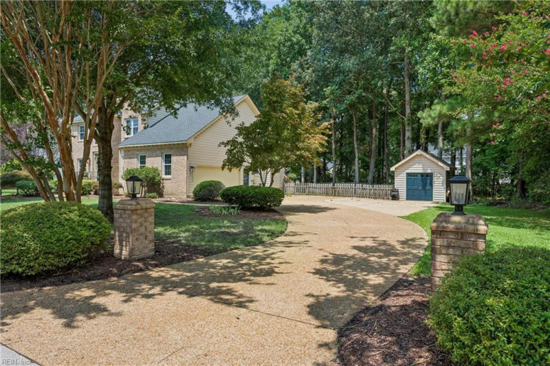 Photo 4 of 50 residential for sale in Poquoson virginia