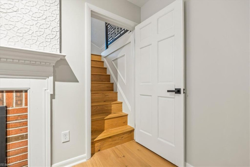 Photo 17 of 35 residential for sale in Newport News virginia
