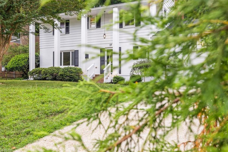 Photo 3 of 35 residential for sale in Newport News virginia