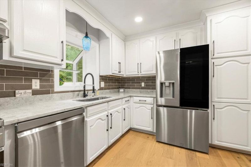Photo 4 of 35 residential for sale in Newport News virginia