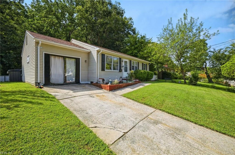 Photo 2 of 26 residential for sale in Newport News virginia Photo 2 of 26 residential for sale in Newport News virginia