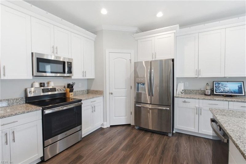 Photo 12 of 43 residential for sale in Suffolk virginia
