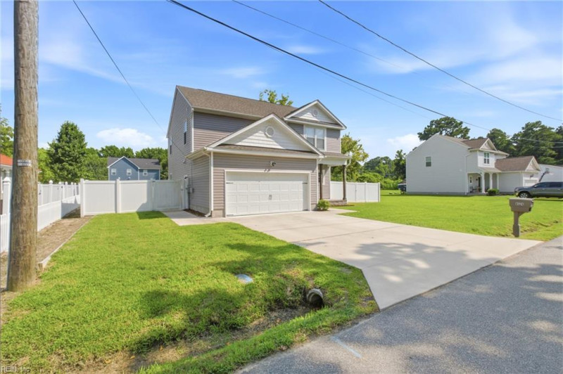Photo 3 of 43 residential for sale in Suffolk virginia