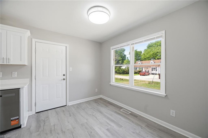 Photo 7 of 23 residential for sale in Chesapeake virginia Photo 7 of 23 residential for sale in Chesapeake virginia