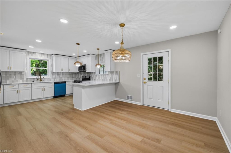 Photo 6 of 27 residential for sale in Chesapeake virginia Photo 6 of 27 residential for sale in Chesapeake virginia