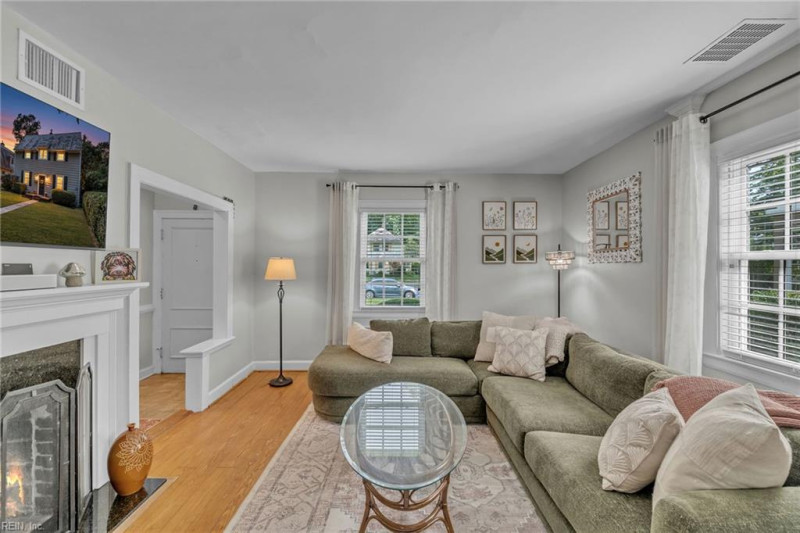 Photo 8 of 50 residential for sale in Newport News virginia Photo 8 of 50 residential for sale in Newport News virginia