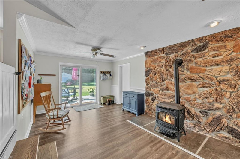 Photo 14 of 50 residential for sale in York County virginia