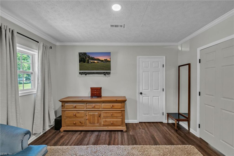 Photo 18 of 50 residential for sale in York County virginia
