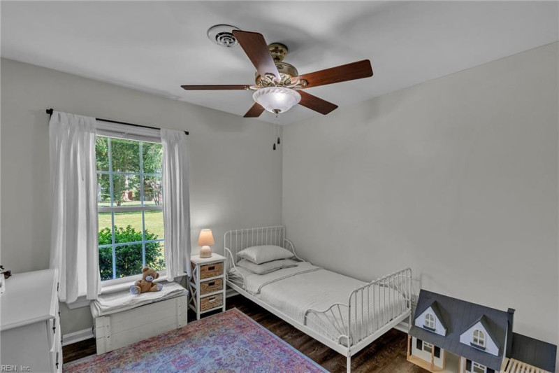 Photo 27 of 50 residential for sale in York County virginia