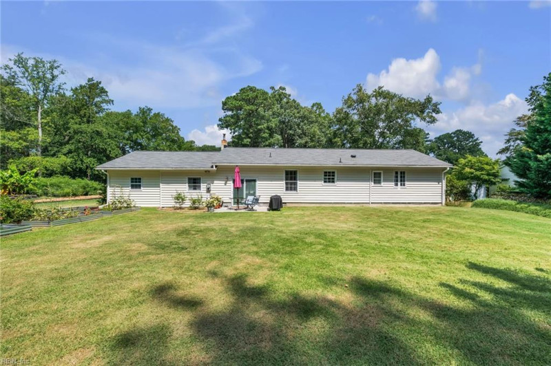 Photo 3 of 50 residential for sale in York County virginia
