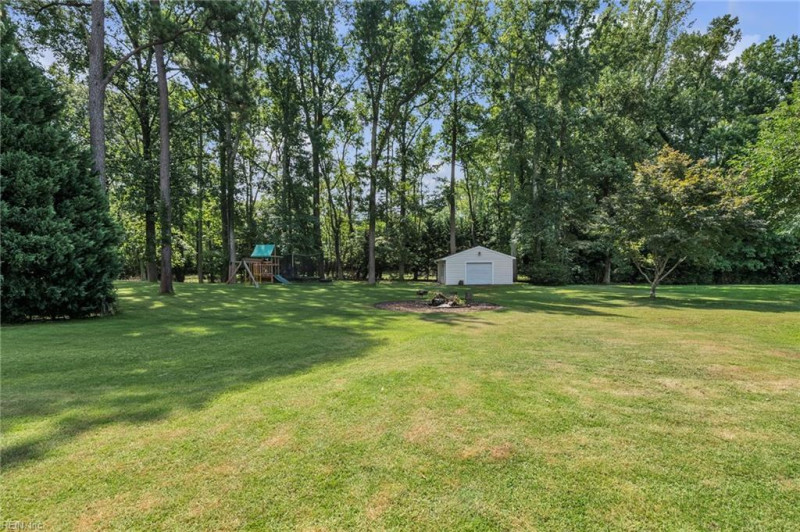 Photo 34 of 50 residential for sale in York County virginia