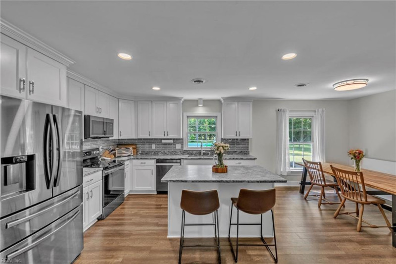 Photo 7 of 50 residential for sale in York County virginia