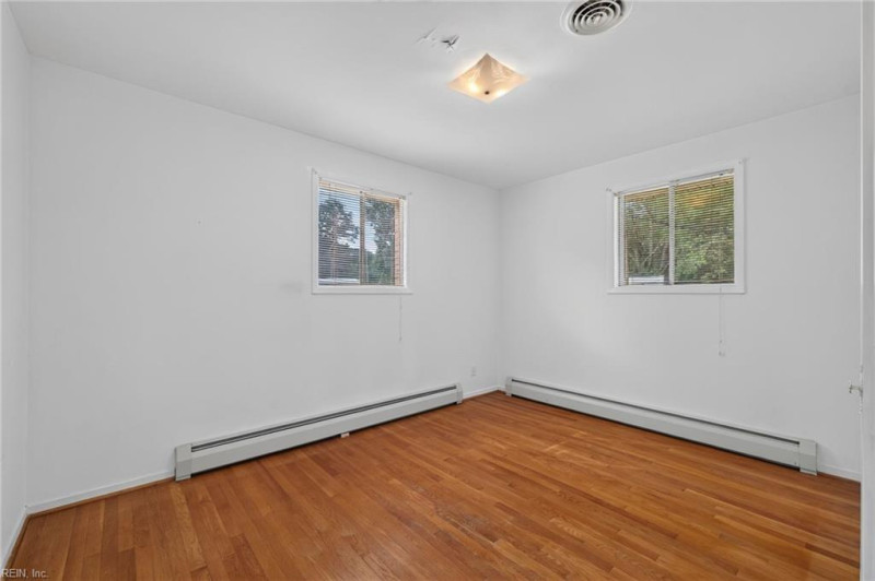 Photo 15 of 22 residential for sale in Portsmouth virginia