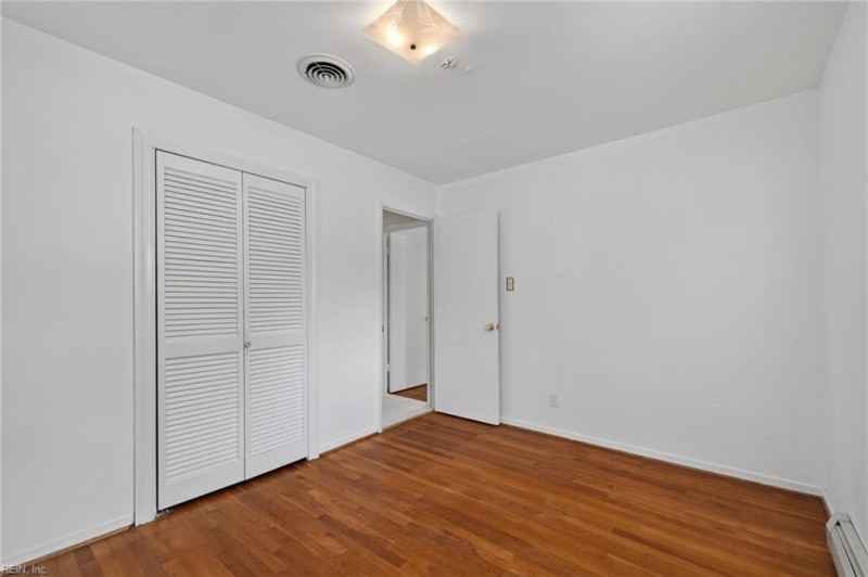 Photo 16 of 22 residential for sale in Portsmouth virginia