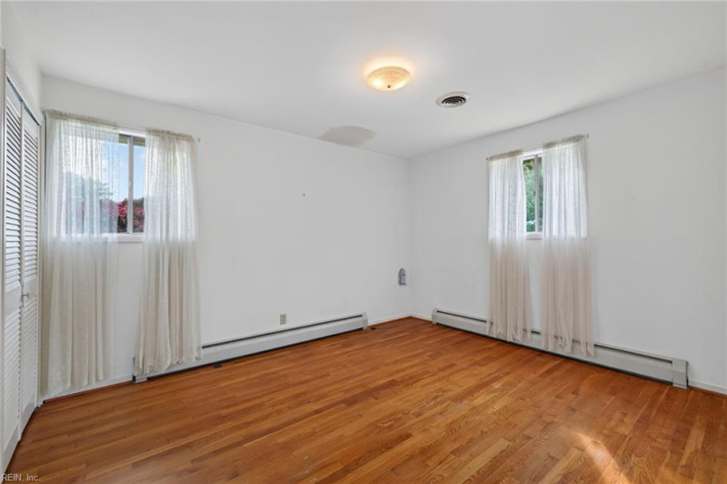 Photo 17 of 22 residential for sale in Portsmouth virginia