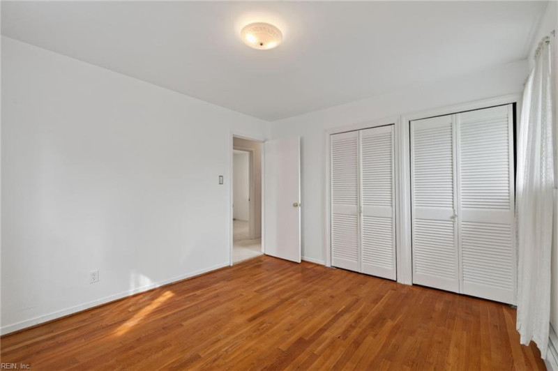 Photo 18 of 22 residential for sale in Portsmouth virginia