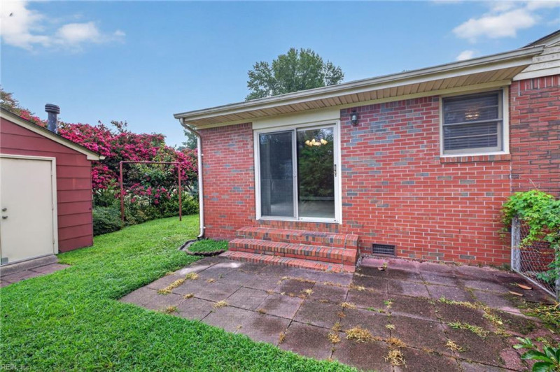 Photo 19 of 22 residential for sale in Portsmouth virginia