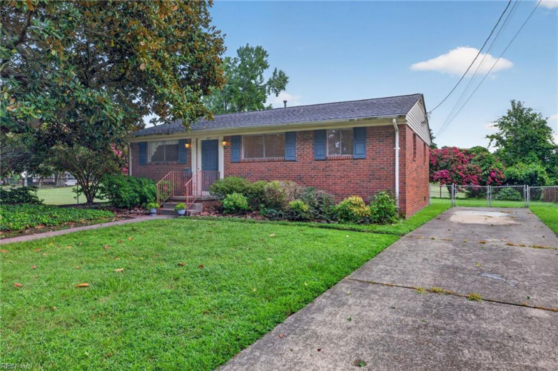 Photo 2 of 22 residential for sale in Portsmouth virginia