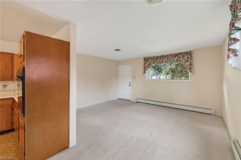 Photo 4 of 22 residential for sale in Portsmouth virginia
