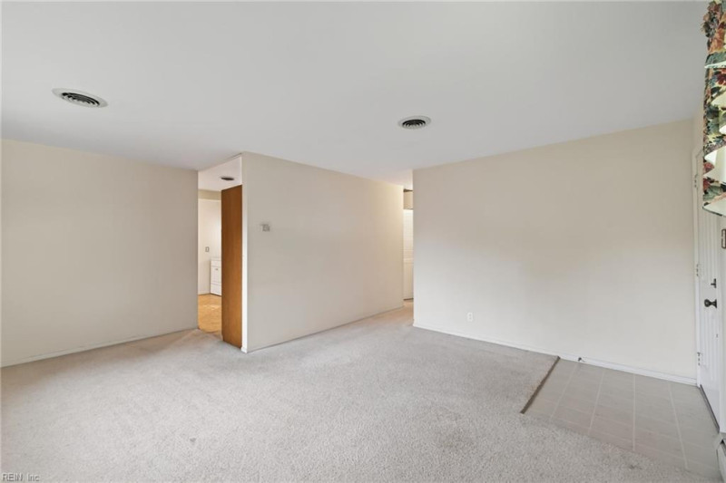 Photo 5 of 22 residential for sale in Portsmouth virginia