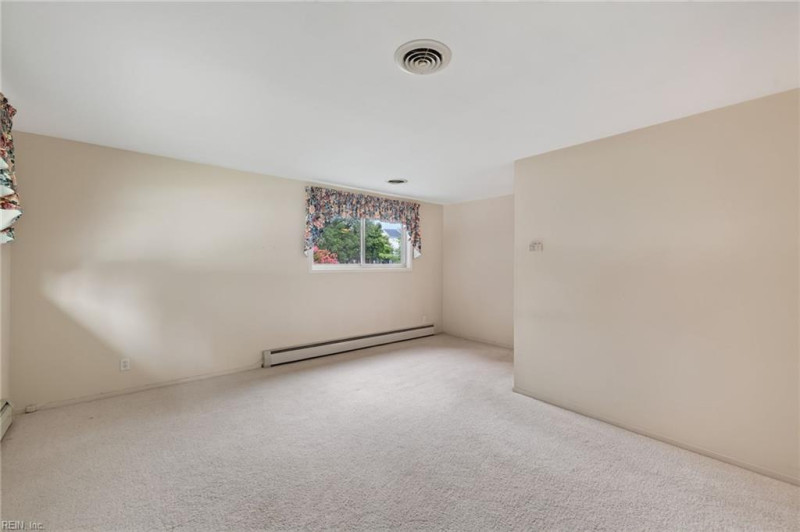 Photo 6 of 22 residential for sale in Portsmouth virginia