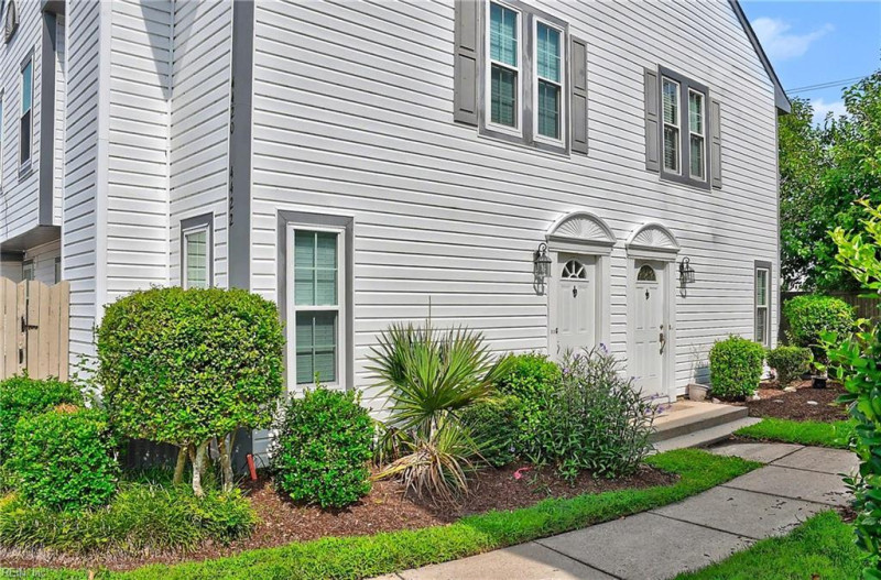 Photo 2 of 46 residential for sale in Virginia Beach virginia