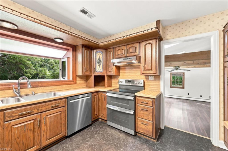 Photo 16 of 50 residential for sale in Virginia Beach virginia