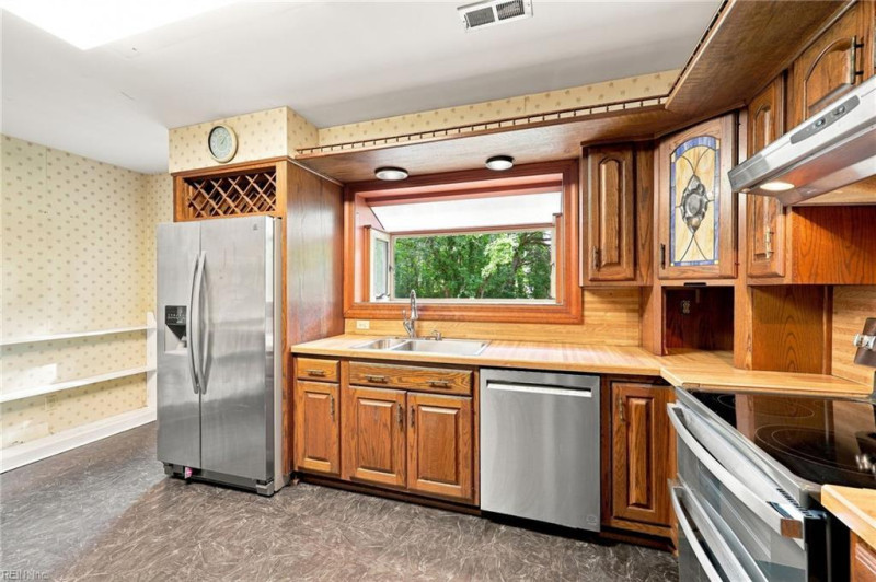 Photo 17 of 50 residential for sale in Virginia Beach virginia