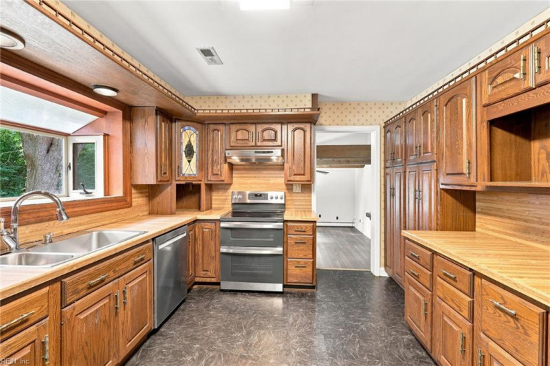 Photo 18 of 50 residential for sale in Virginia Beach virginia