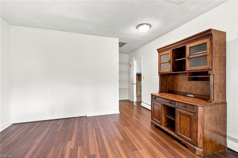 Photo 21 of 50 residential for sale in Virginia Beach virginia