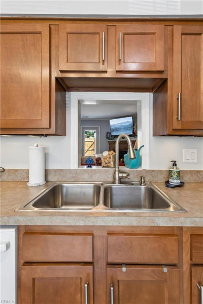 Photo 14 of 45 residential for sale in York County virginia