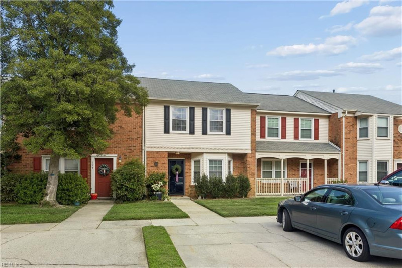 Photo 5 of 45 residential for sale in York County virginia