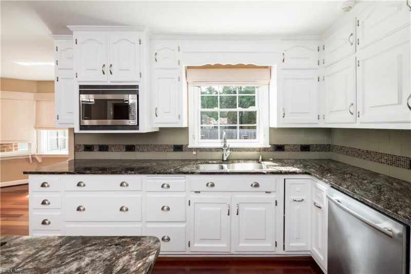 Photo 14 of 50 residential for sale in Virginia Beach virginia