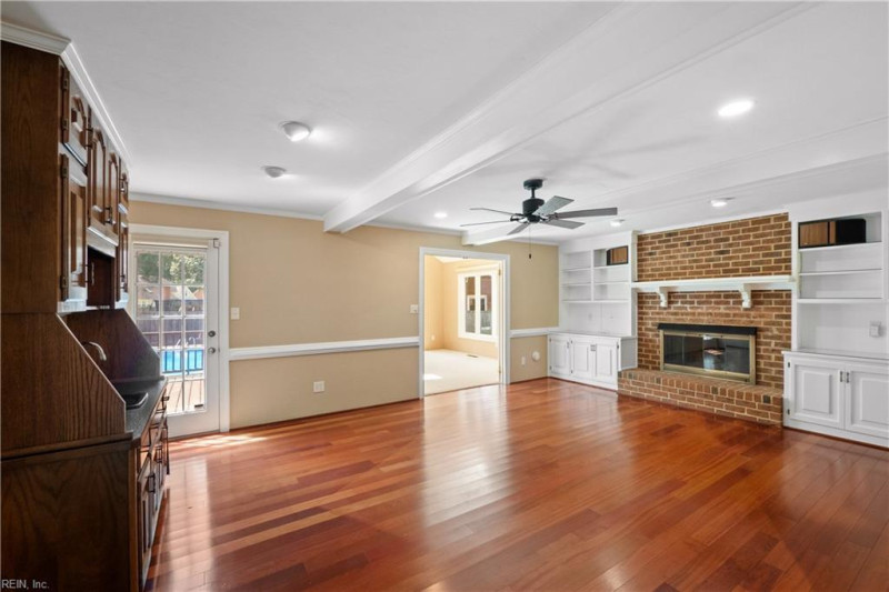 Photo 8 of 50 residential for sale in Virginia Beach virginia