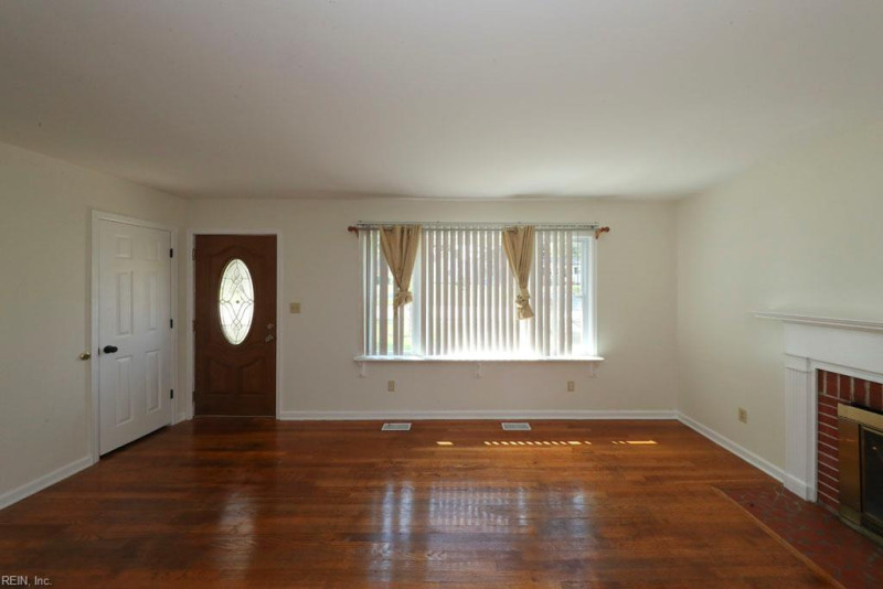 Photo 4 of 41 residential for sale in Newport News virginia Photo 4 of 41 residential for sale in Newport News virginia