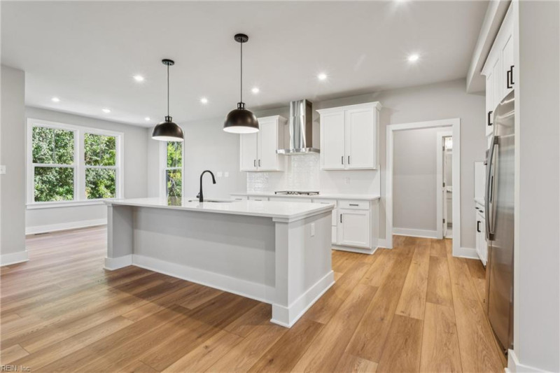 Photo 5 of 31 residential for sale in Poquoson virginia