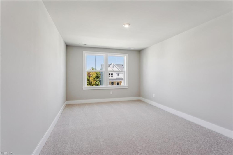 Photo 13 of 25 residential for sale in Poquoson virginia
