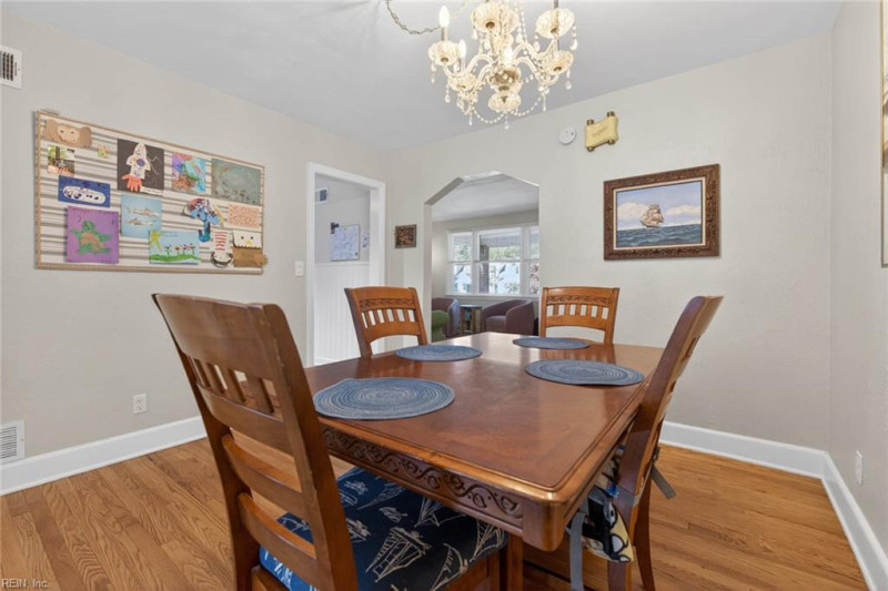 Photo 18 of 50 residential for sale in Norfolk virginia