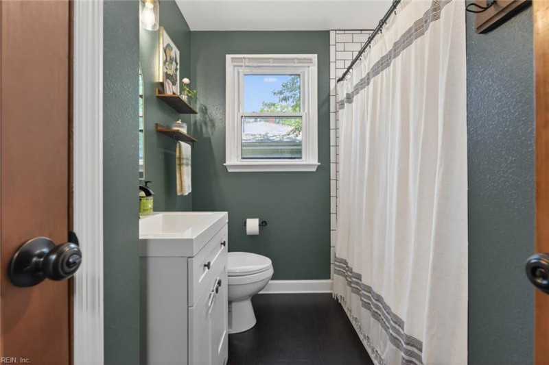 Photo 27 of 50 residential for sale in Norfolk virginia