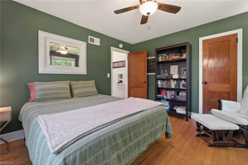 Photo 31 of 50 residential for sale in Norfolk virginia