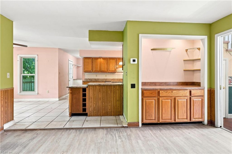 Photo 11 of 50 residential for sale in Virginia Beach virginia