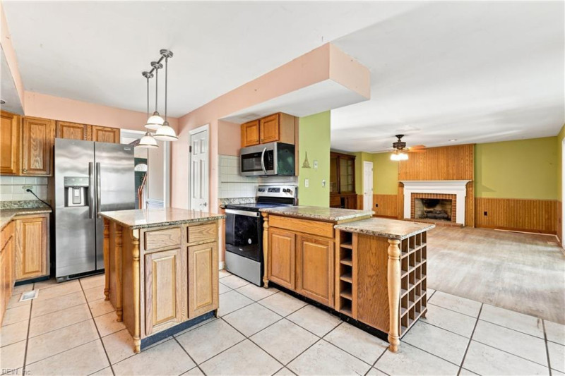 Photo 14 of 50 residential for sale in Virginia Beach virginia
