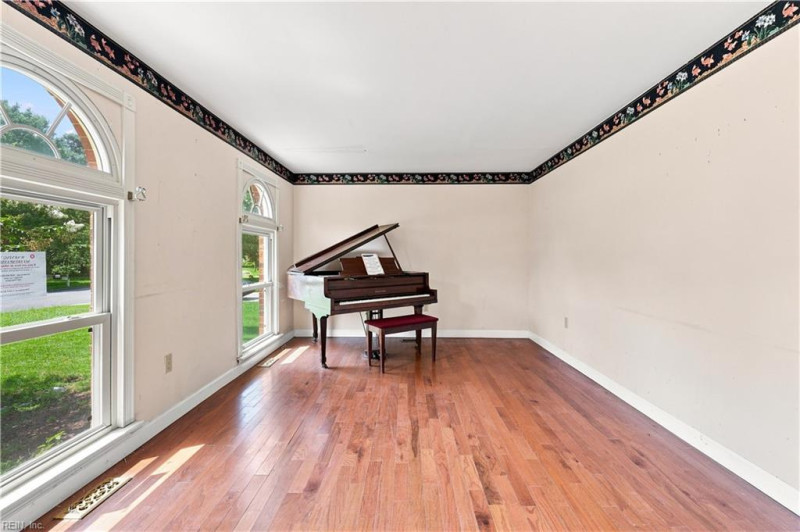 Photo 3 of 50 residential for sale in Virginia Beach virginia