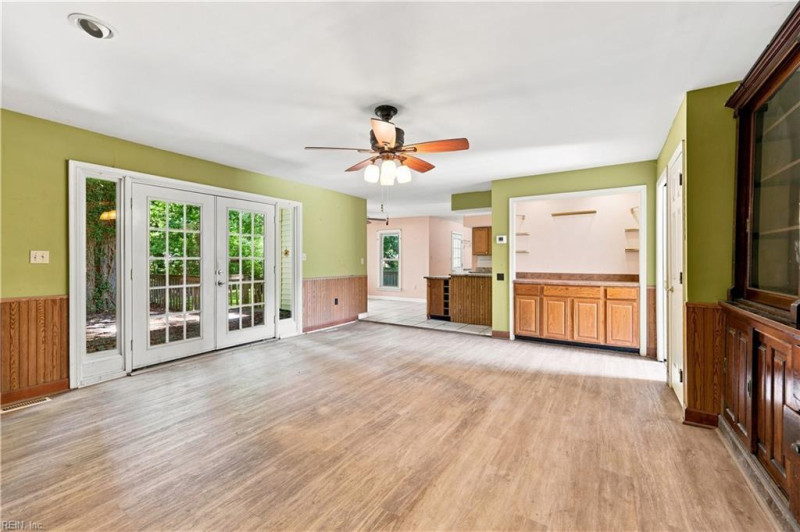 Photo 8 of 50 residential for sale in Virginia Beach virginia