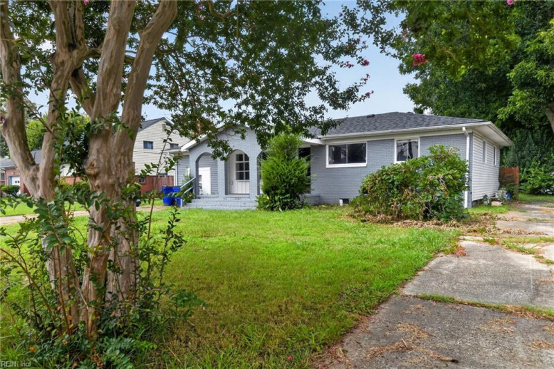 Photo 3 of 35 residential for sale in Norfolk virginia