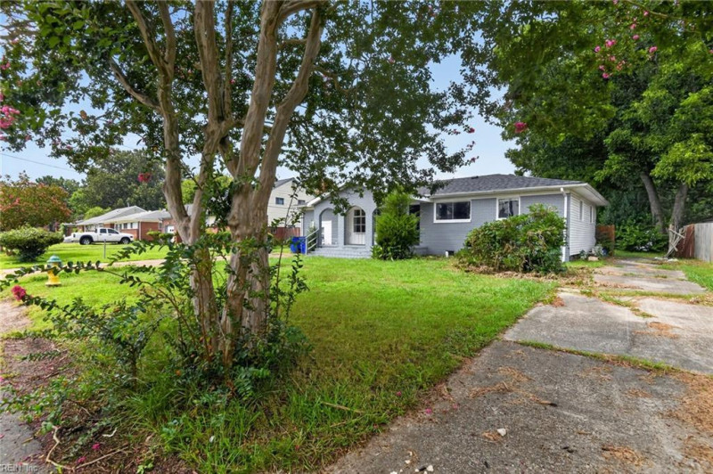 Photo 4 of 35 residential for sale in Norfolk virginia