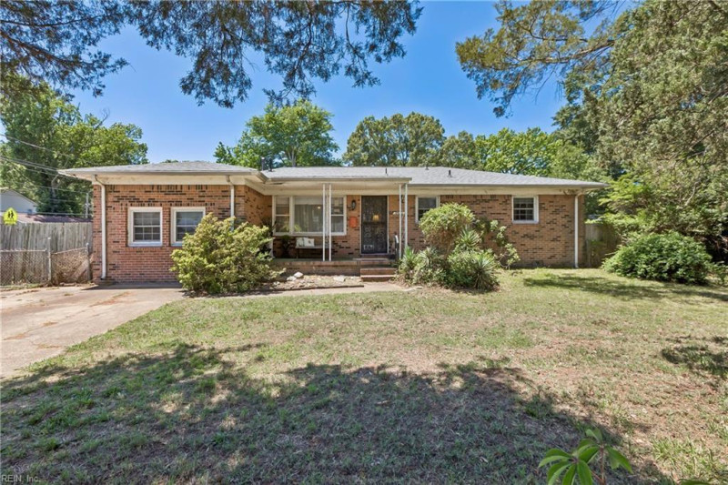 Photo 1 of 32 residential for sale in Norfolk virginia