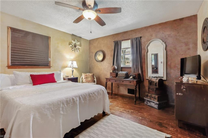 Photo 15 of 32 residential for sale in Norfolk virginia