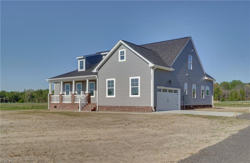 Photo 3 of 35 residential for sale in Isle of Wight County virginia